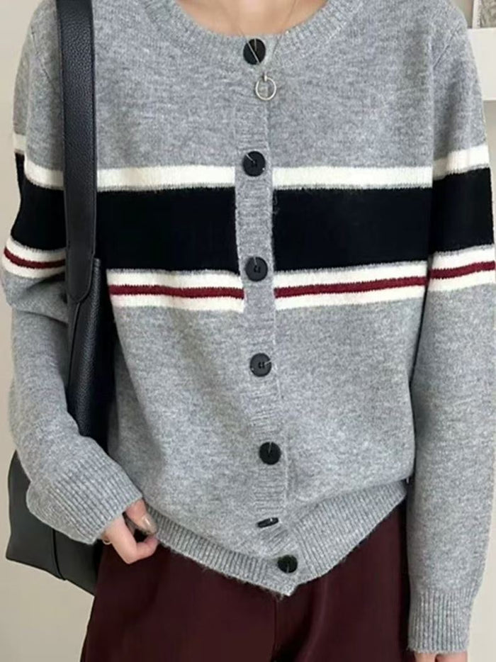 300pcs Soft Alpaca Blend Cardigan Sweaters for Women – Minimalist Stripe Knit Button-Up for Fall & Winter Boutique Resale – Low-Cost Overstock Knitwear Lot