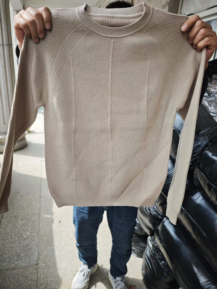 10,000+ pcs Mixed Style Knit Sweaters Bulk Stock – Soft Crewneck & Pattern Winter Pullovers – Affordable Overstock Clothing for Boutiques & Resellers (US/EU Size Range, Clearance Lot)