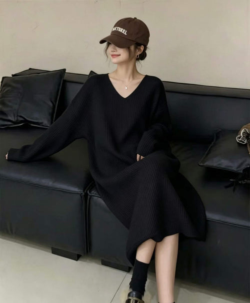 520+ PCS Women’s Oversized Ribbed Knit Sweater Dress Lot – Relaxed V-Neck Minimal Style in Black, White & Lavender – Plus Size Friendly L–3XL Boutique Stock – Low-Cost Liquidation Apparel for Resale