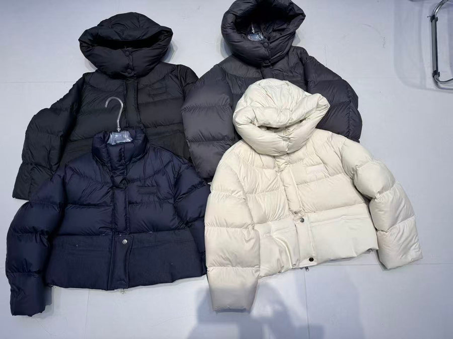 60pcs Wholesale 90% White Duck Down Jackets - Unique Denim Patchwork Puffer Coats - One Size Streetwear Style - High-Margin Designer Stock Lot - Mixed Colors
