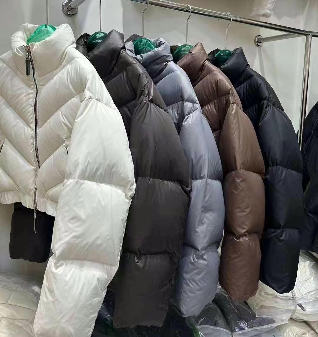 206pcs Wholesale 90% White Duck Down Jackets - Full Inventory Pallet Deal - Premium High-Fill Winter Coats - US XS-M Sizing - Professional Reseller Liquidation