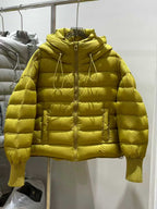 100pcs Wholesale 90% Real White Duck Down Hooded Puffer Jackets - High-Fill Lightweight Winter Coats Stock Lot - Mixed Colors (Black, Grey, Yellow, Blue) - Premium Reseller Clearance