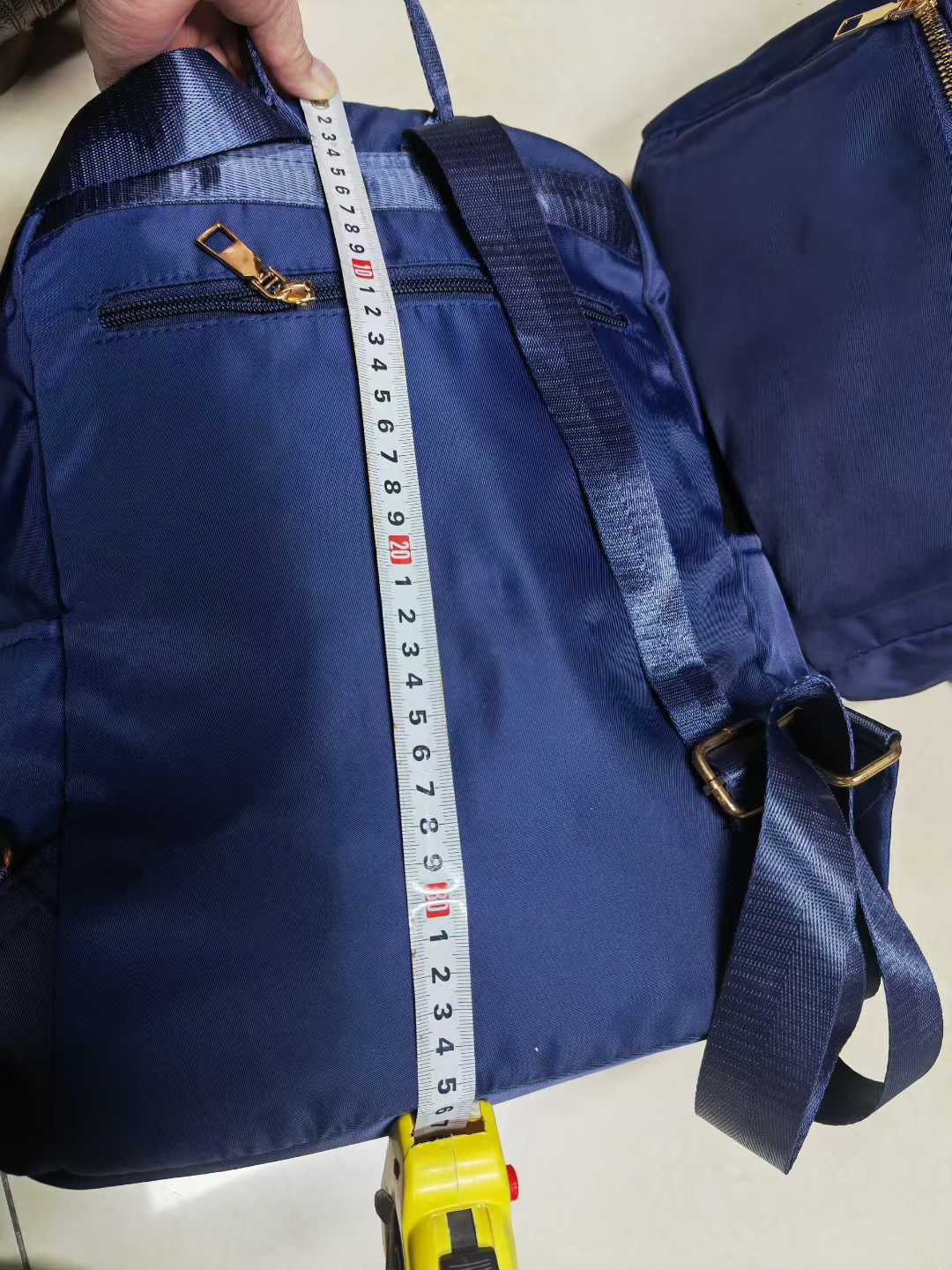 500pcs Wholesale Minimalist Monochrome Backpacks - Urban Daily Commuter Bag Lot - $2.50 Bulk Take-All - Durable Water-Resistant Rucksacks - School & Tech Bag Inventory