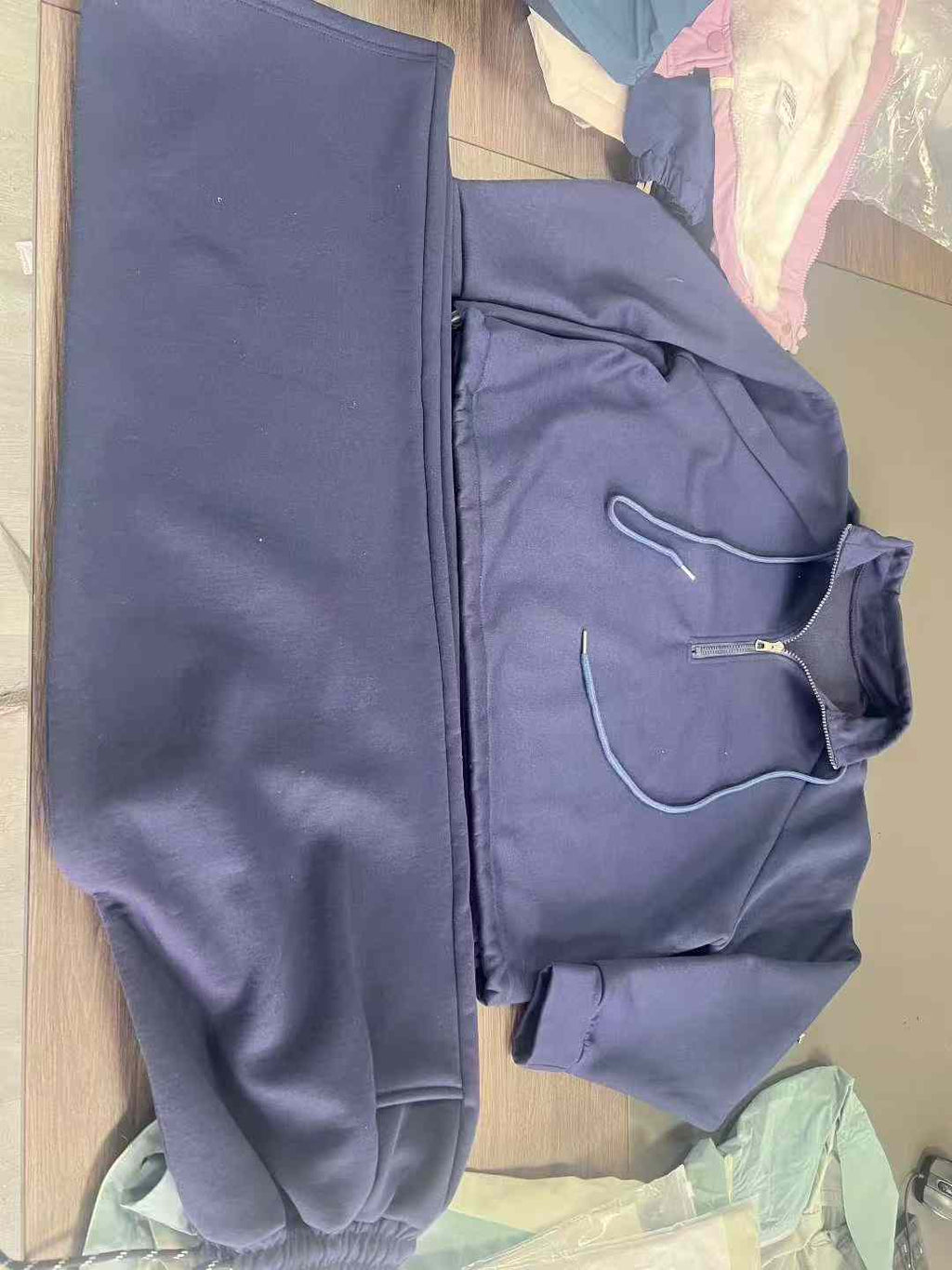 2,500 Sets Wholesale Fleece-Lined Women’s Streetwear Tracksuit – Oversized Zip Hoodie & Wide-Leg Sweatpants Set – Winter Athleisure Lounge Outfit – $3.80 Full Stock Liquidation Lot