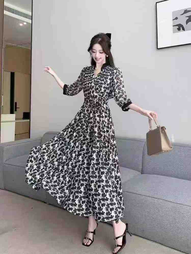 50pcs Wholesale Vintage Floral Midi Dresses – Soft Waist Fit & Flowy Boutique Style – Spring Summer Casual Wear – Clearance Stock Lot for Small Retailers