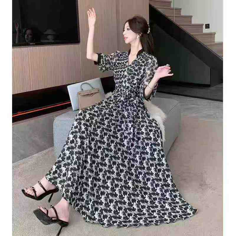 50pcs Wholesale Vintage Floral Midi Dresses – Soft Waist Fit & Flowy Boutique Style – Spring Summer Casual Wear – Clearance Stock Lot for Small Retailers