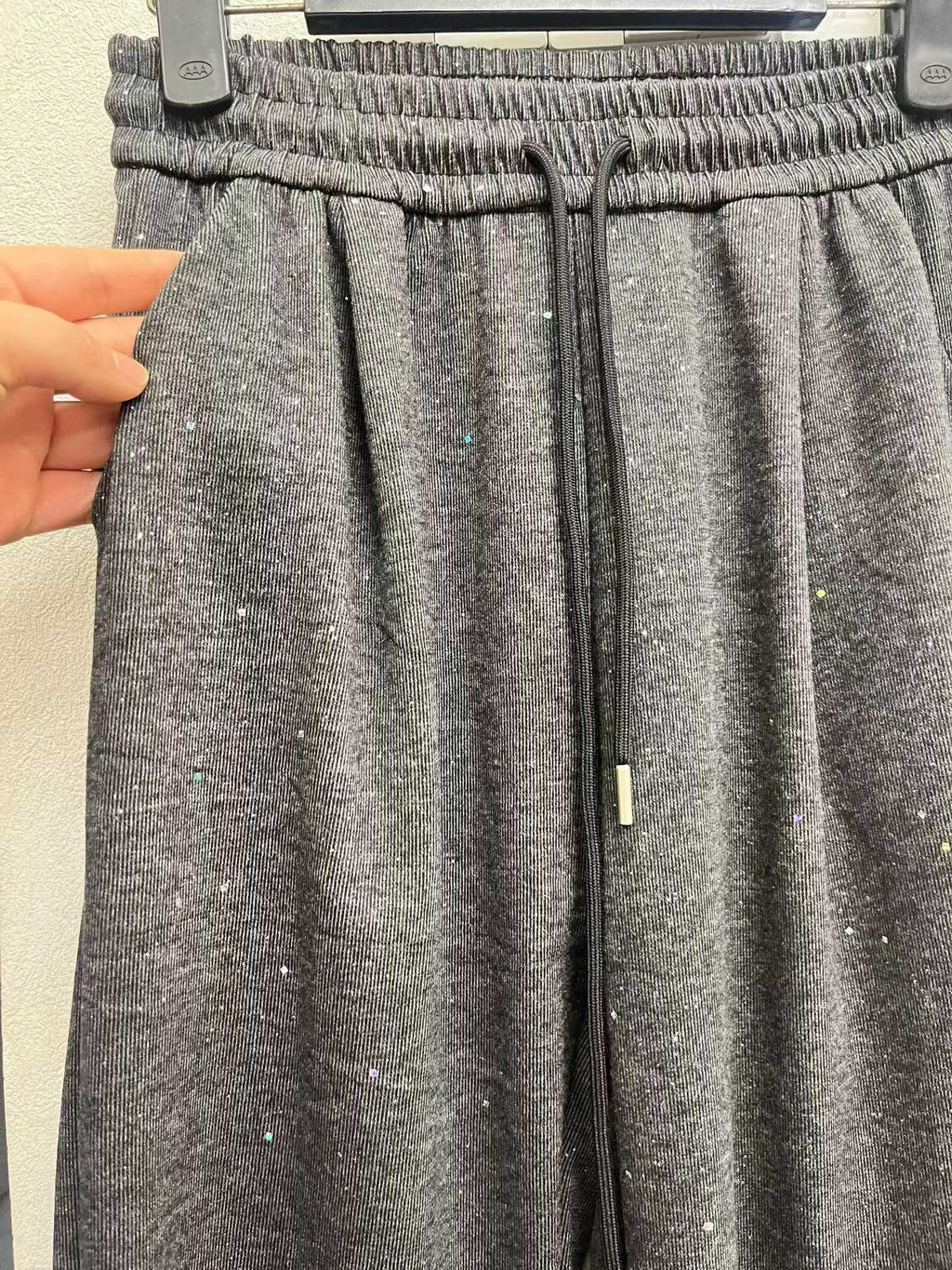 2200 Units Bulk Women’s Shimmer-Thread Ribbed Lounge Pants - High-Value Metallic Shine Wide-Leg Trousers - Take-All Inventory Liquidation - Versatile Streetwear Fashion Stock Lot