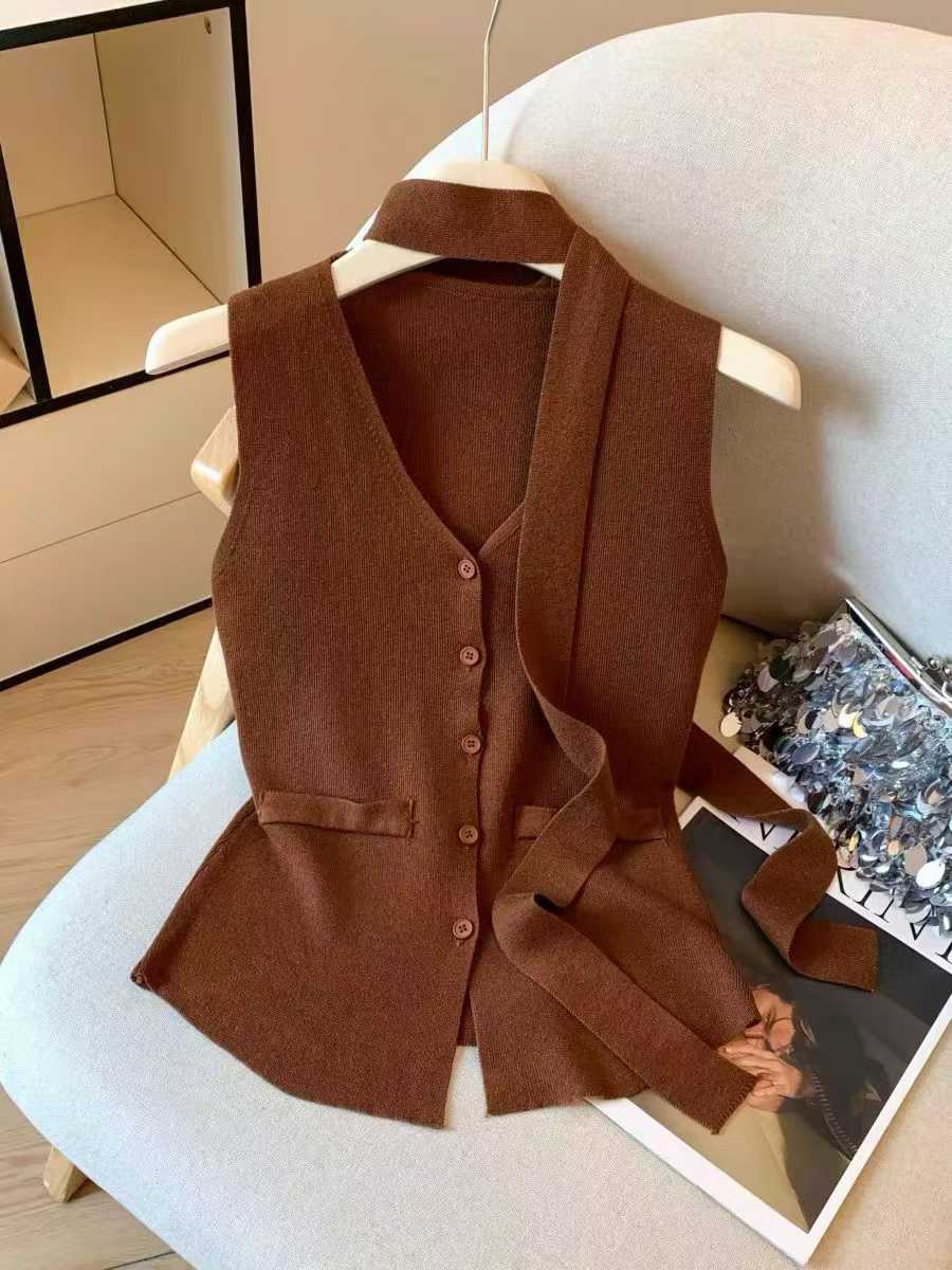 290pcs Lightweight Knit Vest Set with Waist Tie – Boutique-Style Summer Layering Top – Soft Linen-Blend Look – Neutral Color Assorted – Easy-to-Sell Fitted Waist Design – Clearance Stock Lot