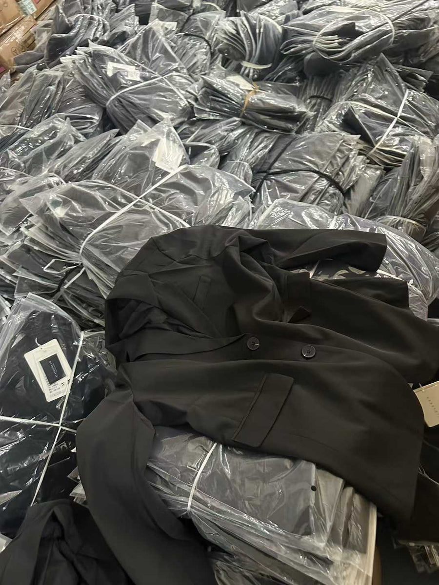 3000pcs Bulk Women’s Minimalist Black Blazer - Oversized Aesthetic Tailored Jacket -Wholesale Liquidation Lot - High-Value Boutique Essential Overstock