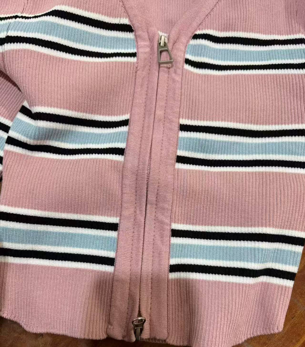 800pcs Women’s Ribbed Stripe Zip Knit Cardigan Lot – Easy-Selling Lightweight Fitted Sweater Tops for Boutiques – Soft Everyday Layering Stock in One-Size Stretch Fit