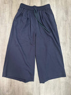 1300 pcs Women’s Cropped Wide Leg Pants Stock Lot – Elastic Waist Casual Relaxed Fit Trousers – Black & Navy Everyday Minimal Style for Boutique Resale & Online Stores