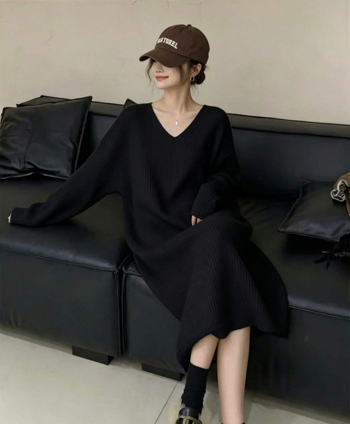 520+ PCS Women’s Oversized Ribbed Knit Sweater Dress Lot – Relaxed V-Neck Minimal Style in Black, White & Lavender – Plus Size Friendly L–3XL Boutique Stock – Low-Cost Liquidation Apparel for Resale