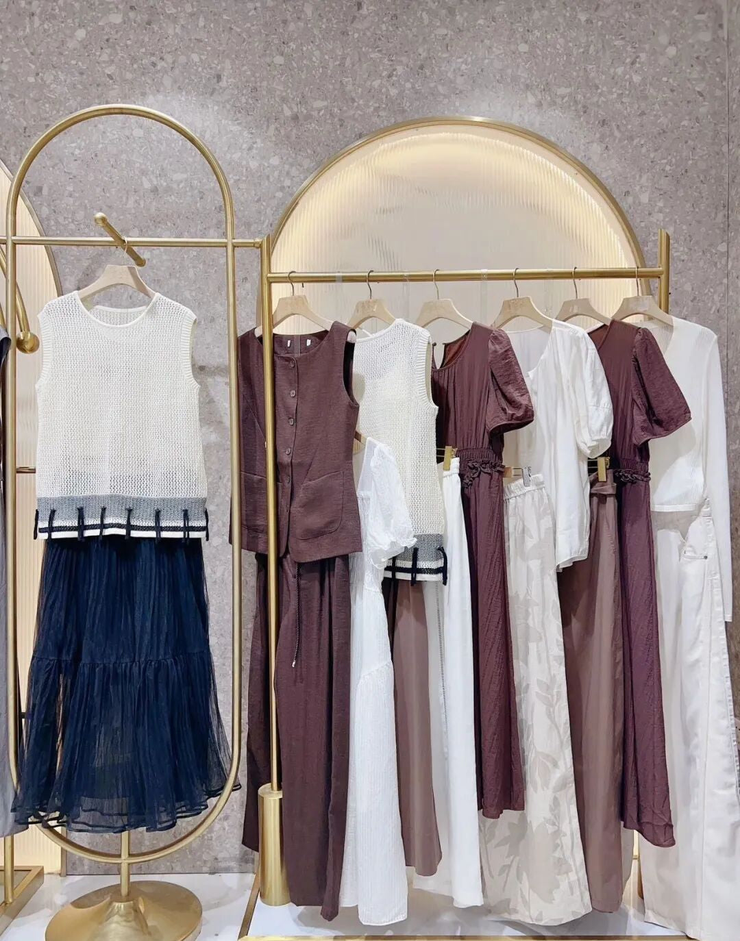 230 Pcs Enruini Mixed Brand Boutique Lot - Urban Aesthetic Summer Women’s Apparel - High-Value Dresses, Knits & Separates - $9.50 Premium Department Store Closeout