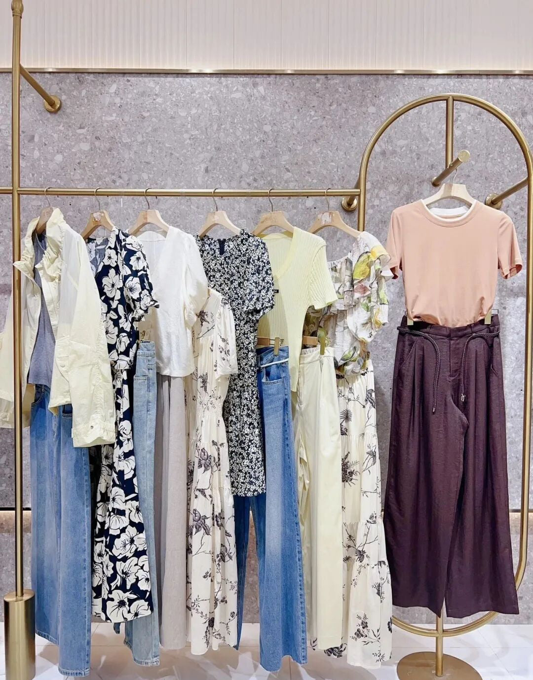 230 Pcs Enruini Mixed Brand Boutique Lot - Urban Aesthetic Summer Women’s Apparel - High-Value Dresses, Knits & Separates - $9.50 Premium Department Store Closeout