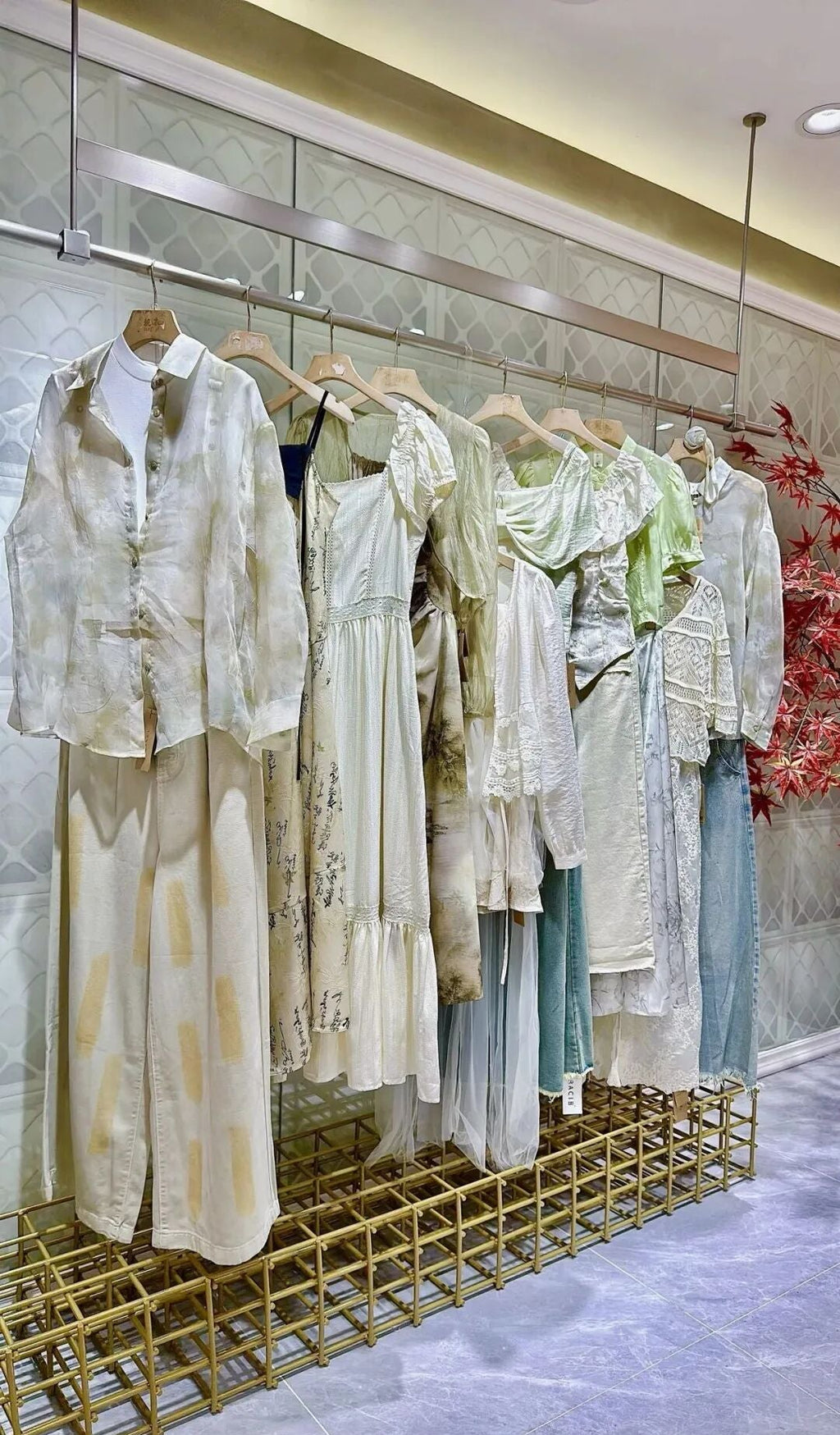 256 Pcs LSXY Aesthetic Women's Summer Stock Lot - High-End Designer Mixed Apparel Bundle - Retro & Sweet-Cool Style Boutique Liquidation - $19.80/unit Premium Tail Order Inventory