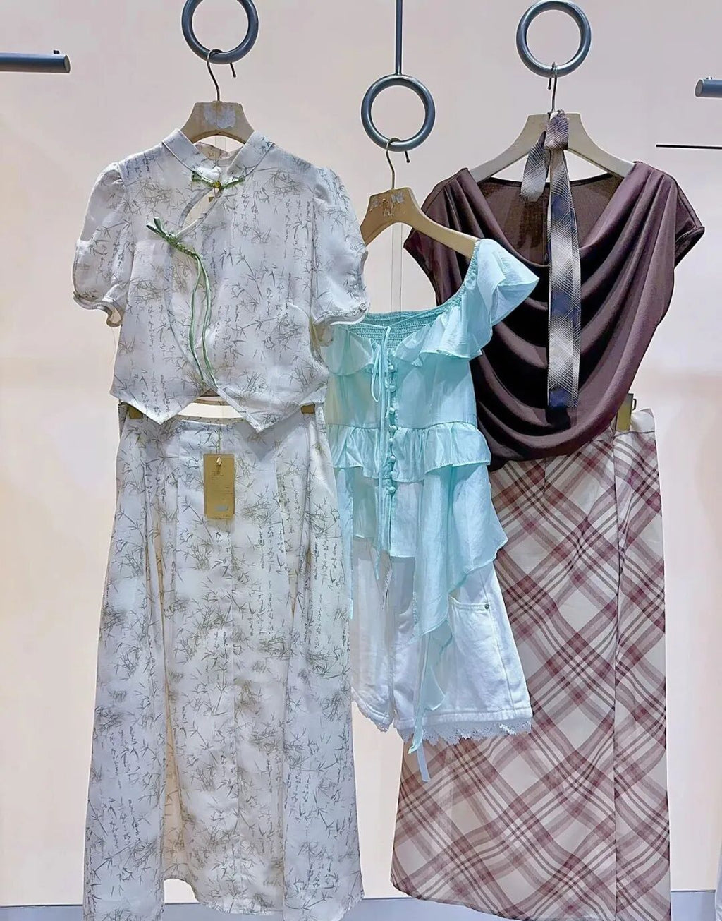 256 Pcs LSXY Aesthetic Women's Summer Stock Lot - High-End Designer Mixed Apparel Bundle - Retro & Sweet-Cool Style Boutique Liquidation - $19.80/unit Premium Tail Order Inventory