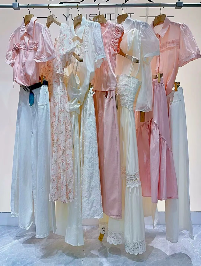256 Pcs LSXY Aesthetic Women's Summer Stock Lot - High-End Designer Mixed Apparel Bundle - Retro & Sweet-Cool Style Boutique Liquidation - $19.80/unit Premium Tail Order Inventory